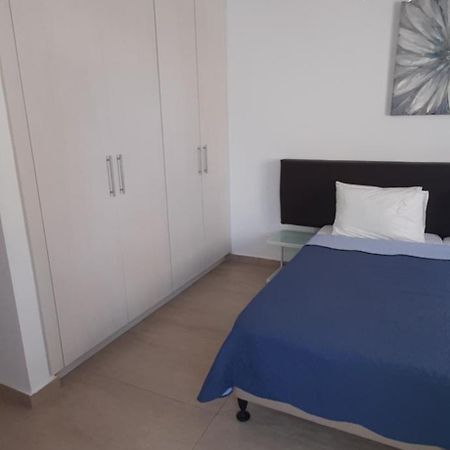 P L Panagiotis Apartment Lárnaka Eksteriør bilde